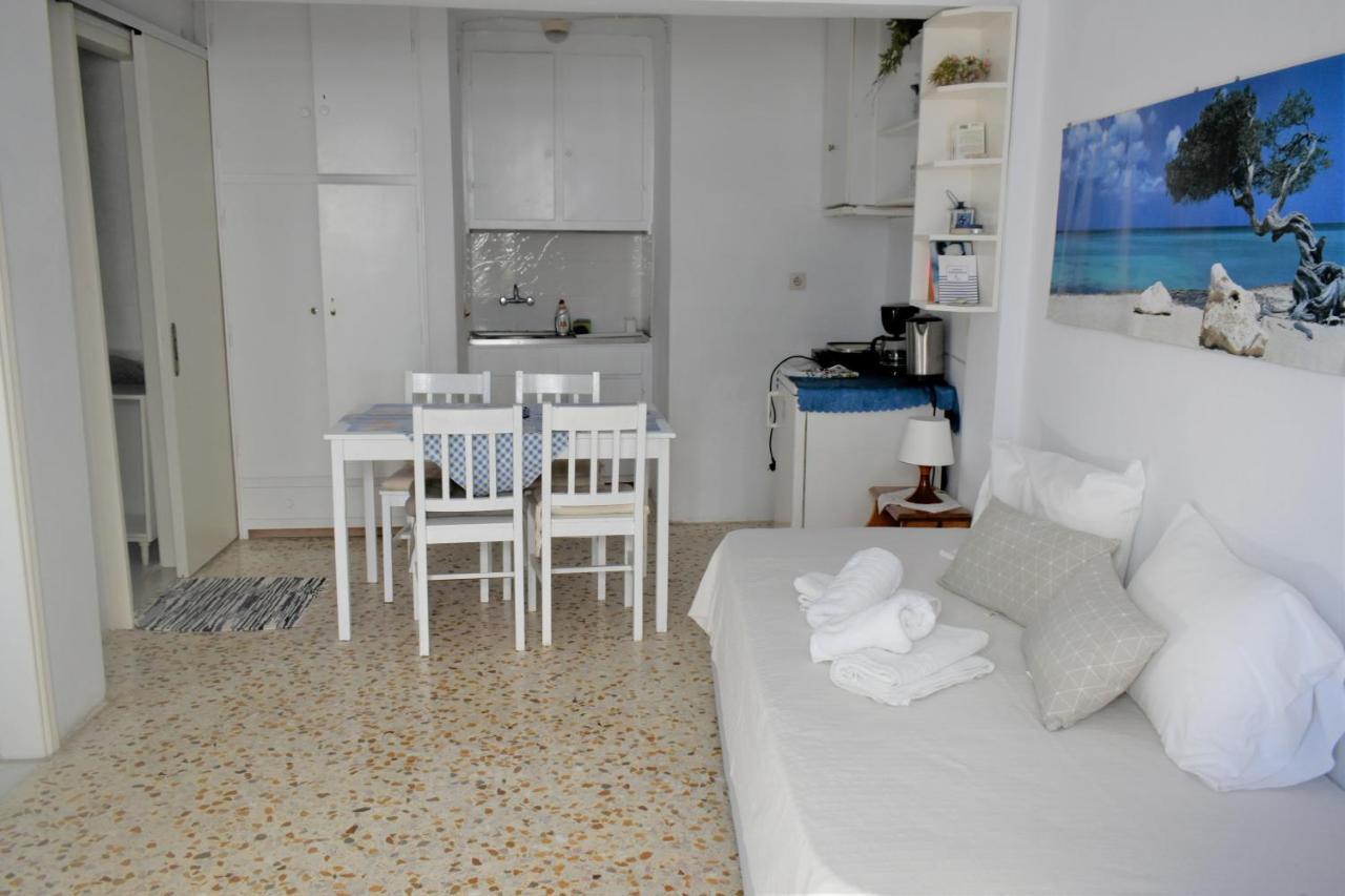Angeliki Pension Katápola Exterior foto